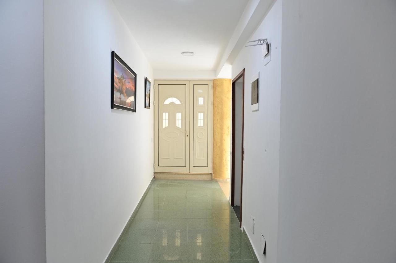 Vila Oxinn Kryemëdhenji Exterior foto