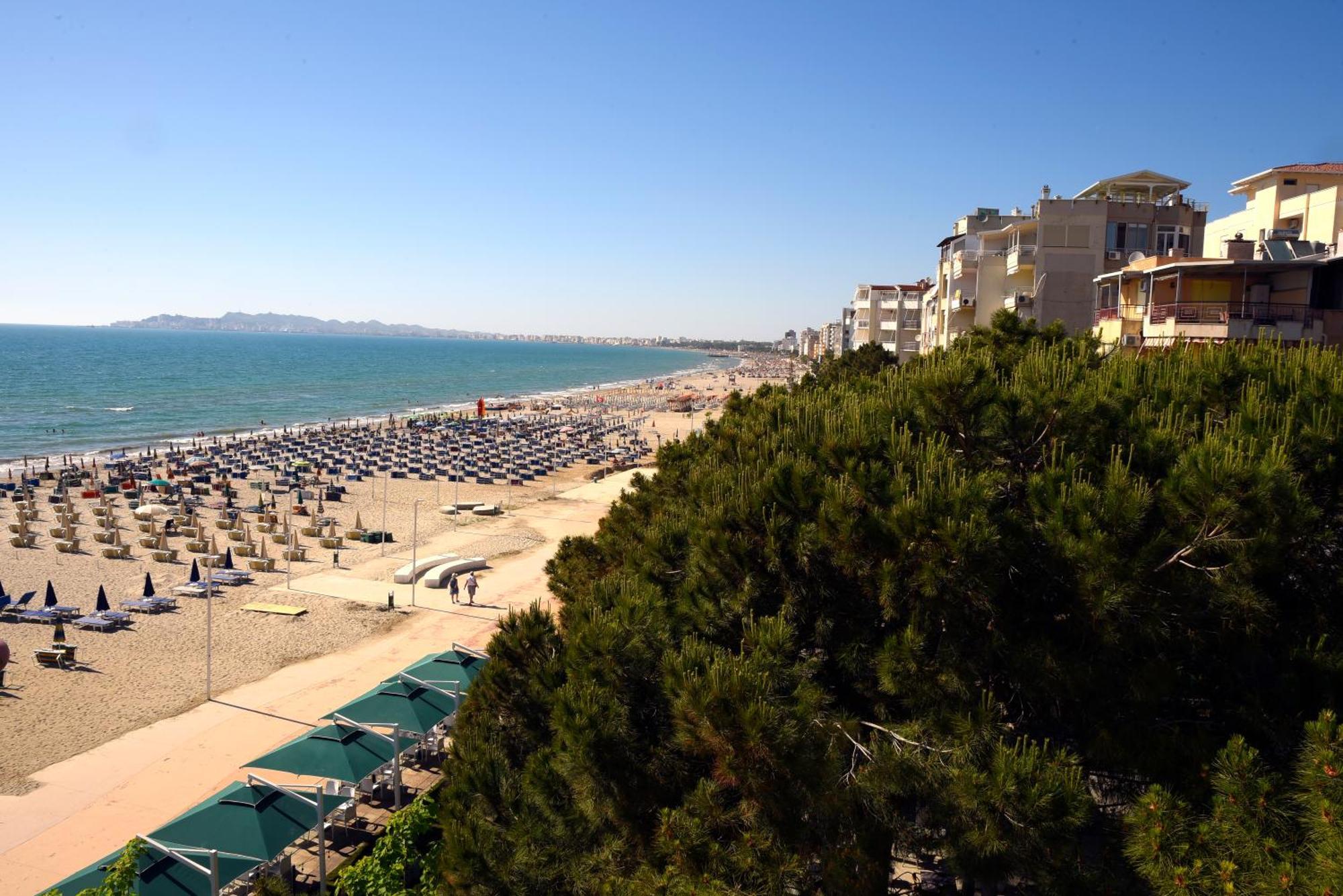 Vila Oxinn Kryemëdhenji Exterior foto