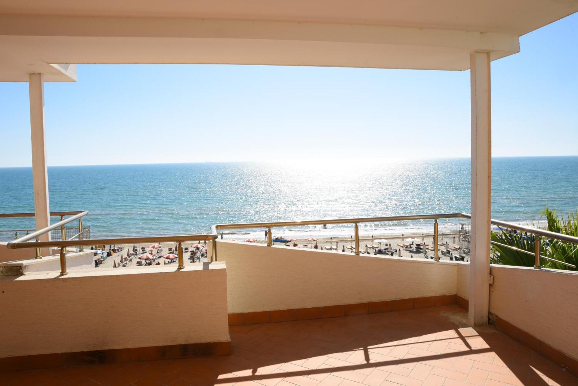 Vila Oxinn Kryemëdhenji Exterior foto
